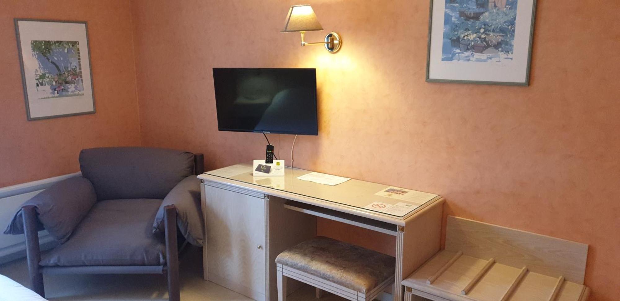 Logis L'Auberge Bourbonnaise Saint-Yorre Ngoại thất bức ảnh