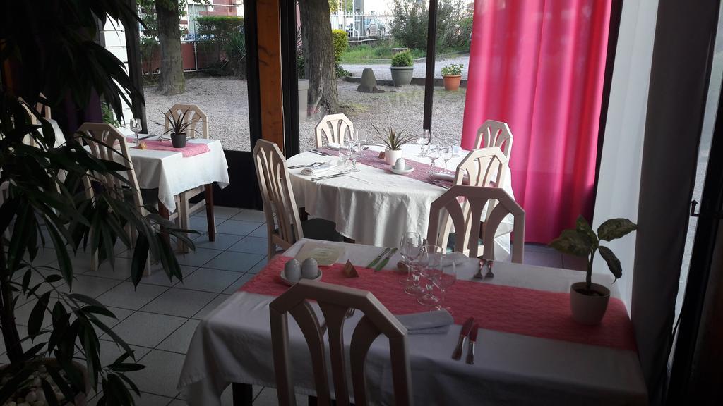 Logis L'Auberge Bourbonnaise Saint-Yorre Ngoại thất bức ảnh