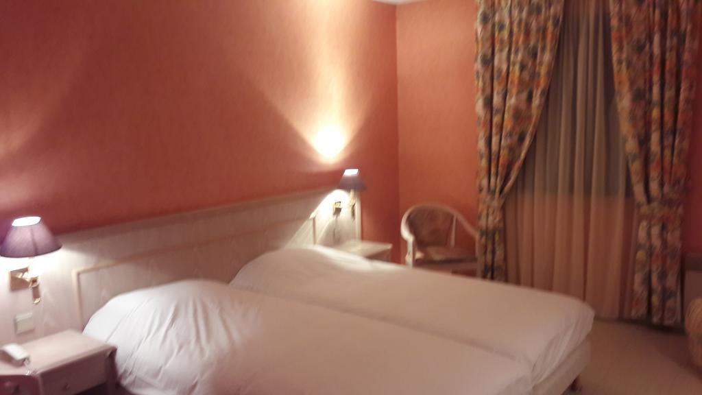 Logis L'Auberge Bourbonnaise Saint-Yorre Ngoại thất bức ảnh