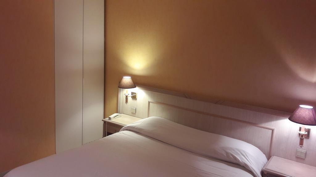 Logis L'Auberge Bourbonnaise Saint-Yorre Ngoại thất bức ảnh