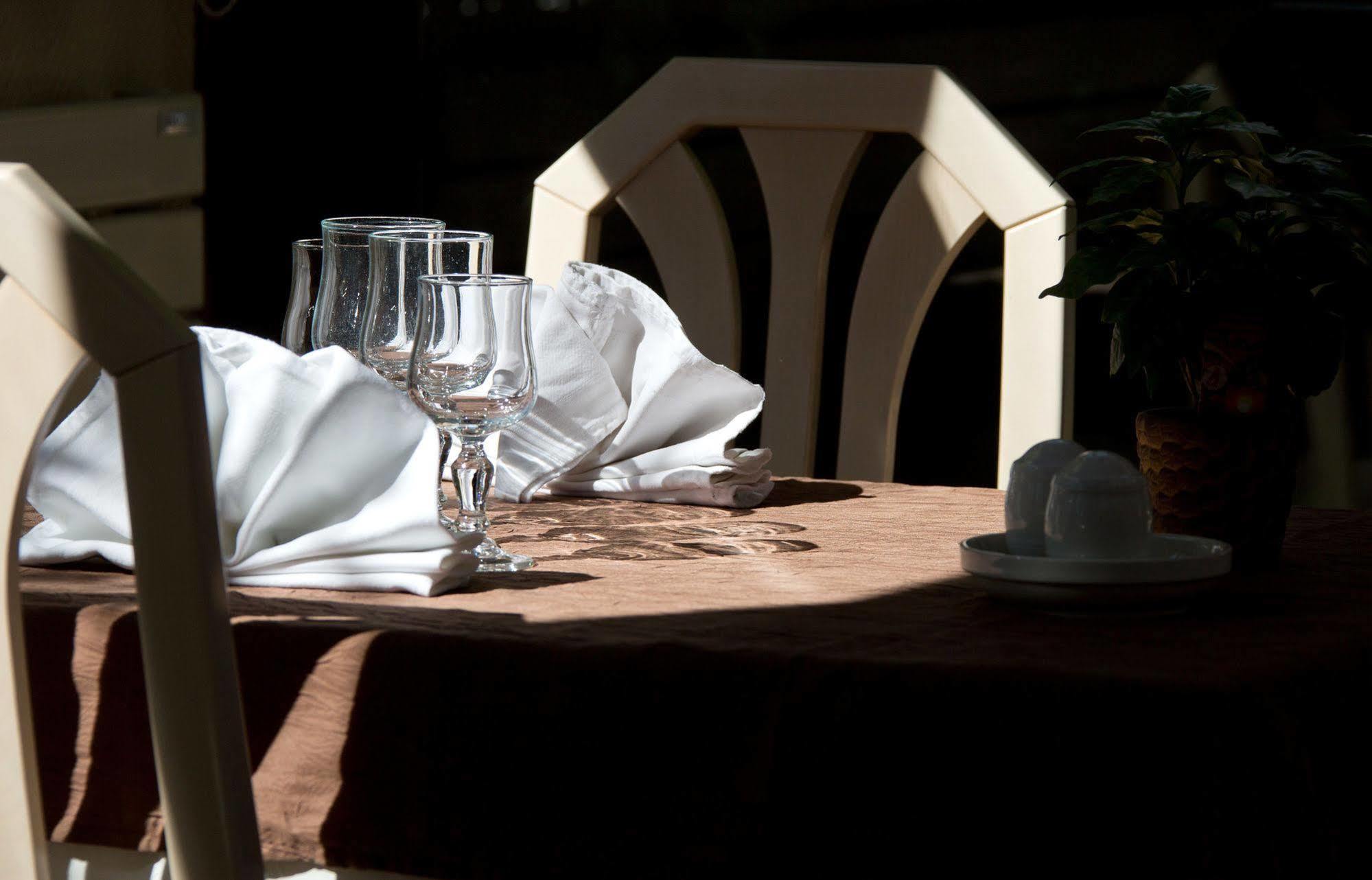 Logis L'Auberge Bourbonnaise Saint-Yorre Ngoại thất bức ảnh